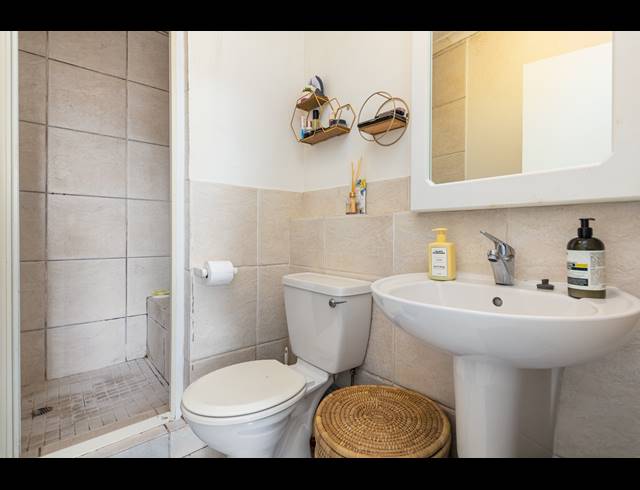 2 BEDROOM APARTMENT TO LET IN ROYAL ASCOT